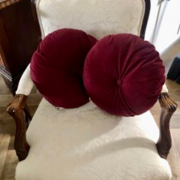 X2 Burgundy + Maroon cushions - Picture 2 of 2